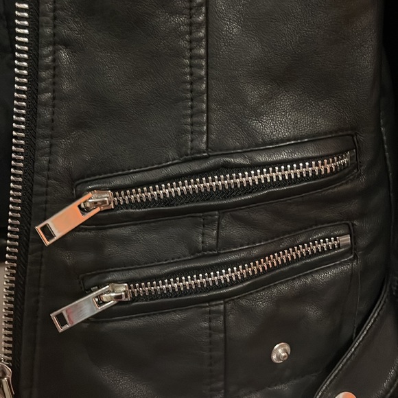 Faux Leather Jacket❤️❤️❤️😍😍💃🏽😩💕😘 - Picture 3 of 6